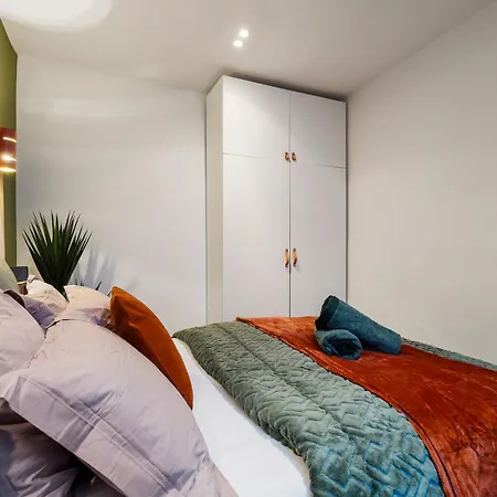 Renting - 9b Massena - Chic Escape In The Heart Of Comfort & Charm ! Daire