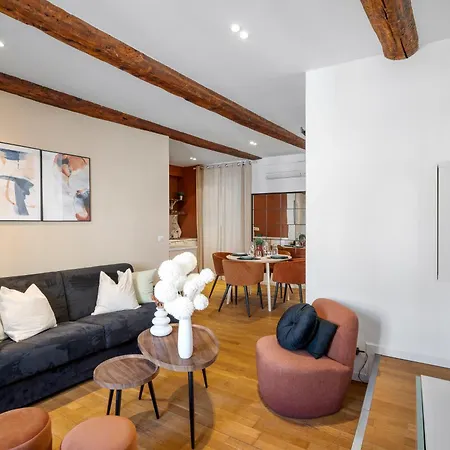 Renting - 9b Massena - Chic Escape In The Heart Of Comfort & Charm ! Apartment *
