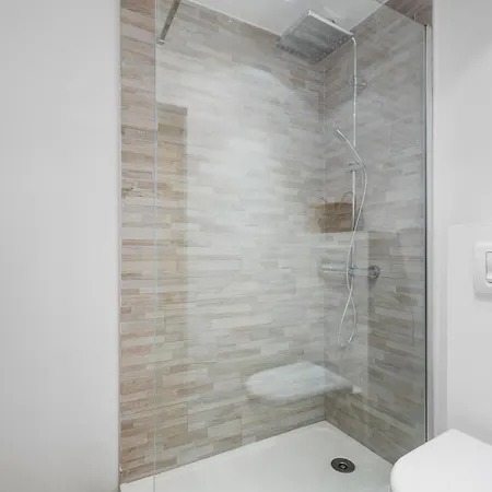 Apartment Renting - 9b Massena - Chic Escape In The Heart Of Comfort & Charm ! *