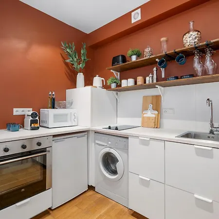 Apartment Renting - 9b Massena - Chic Escape In The Heart Of Comfort & Charm ! Nice